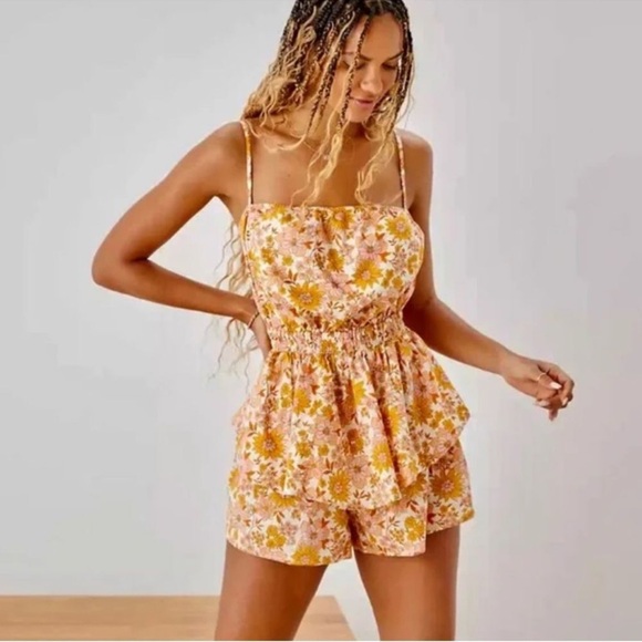 American Eagle Outfitters Pants - American Eagle Tube Top Ruffle Romper Size XS